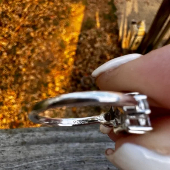 .925 CZ 2.5 carat center stone ring - Picture 4 of 4